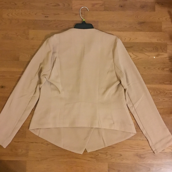 Medium Beige Front Overlap Blazer Medium - Picture 2 of 2